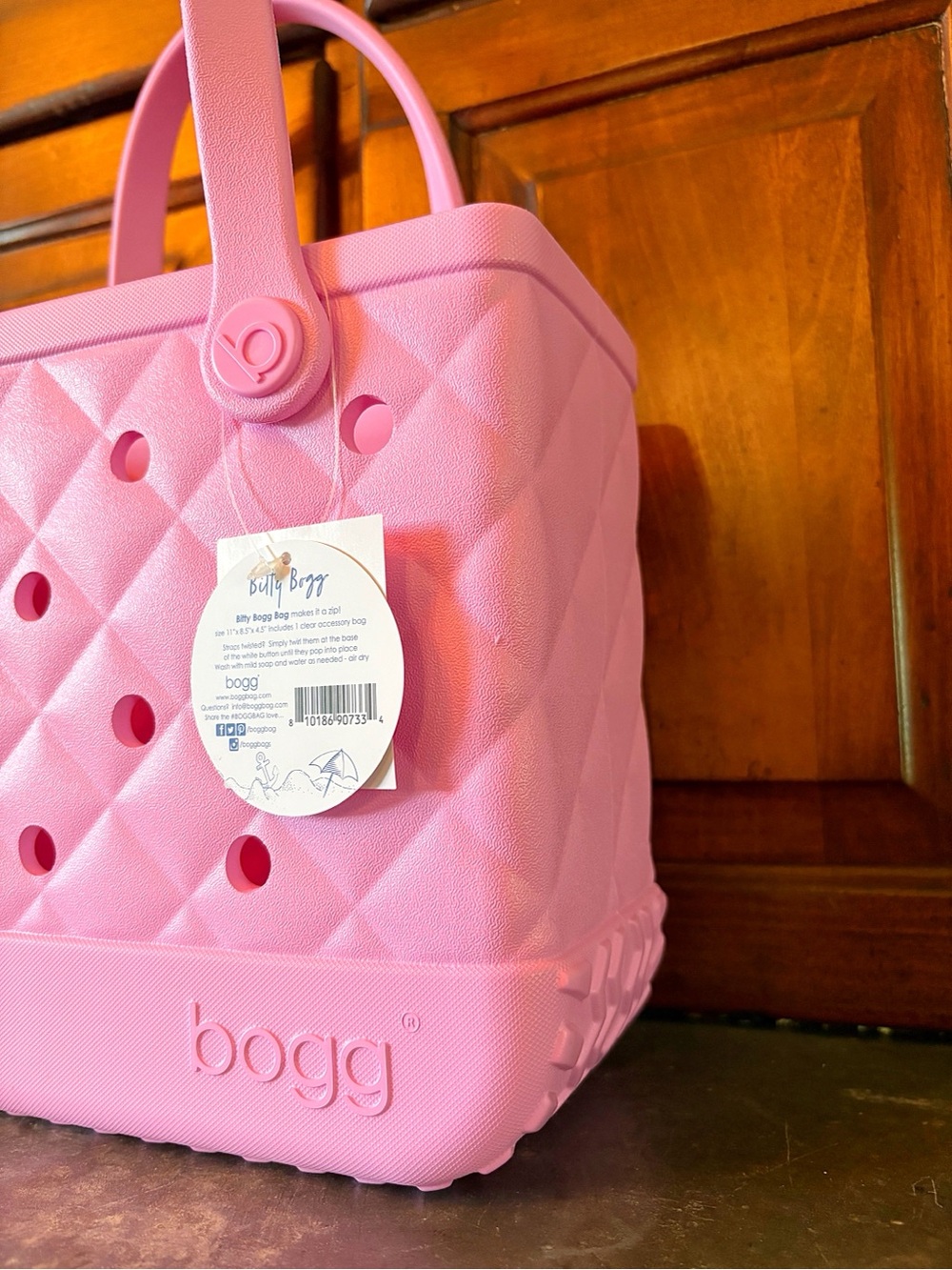 ♥️💖 Bogg Quilted Pink Taffy Bitty & Large Pearl Bag Chain Charm Bougie Bogg NWT - Picture 6 of 17